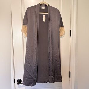 Les Affaires Elegant Gray Satin Kimono Robe